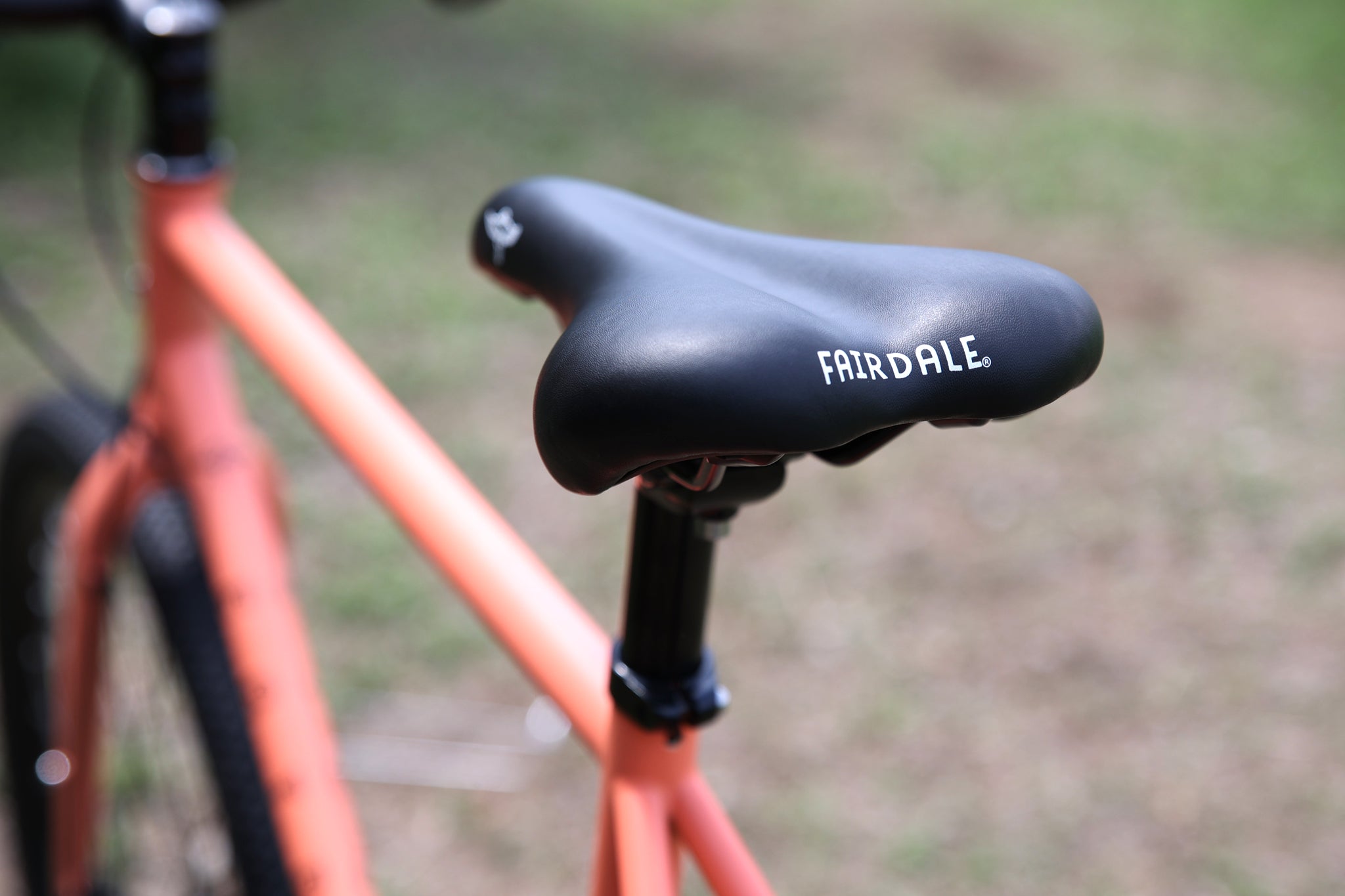 WEEKENDER ARCHER - Matte Coral Red